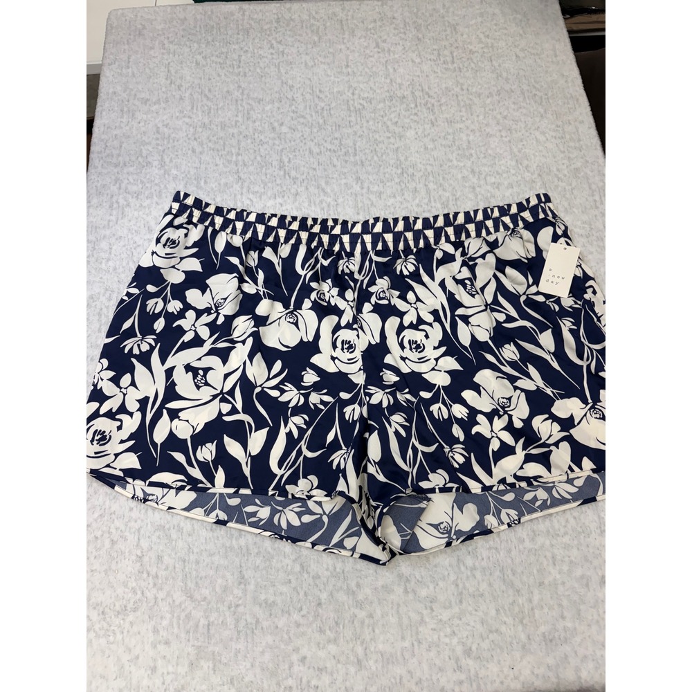 A New Day Navy Floral Elastic Waist Shorts Womens 4X Plus Size NWT